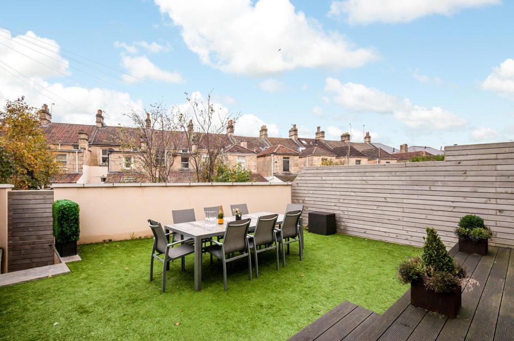 Solar Sanctuary- Skyline Balcony, City Centre, Three Floors, King Beds, Netflix And More! Bath Exterior foto