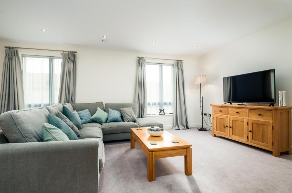 Solar Sanctuary- Skyline Balcony, City Centre, Three Floors, King Beds, Netflix And More! Bath Exterior foto